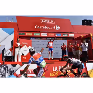 #128 VUELTA ŠPECIÁL: Molard zahasil 13-ročné suchoty FDJ