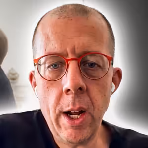 Holý: Fico je len Putinova užitočná bábka!
