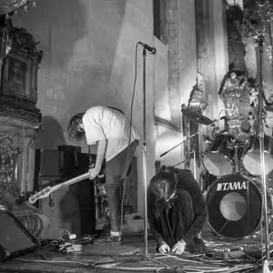 Šeptej nahlas a český shoegaze