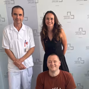 Revoluce v operacích prsu: Jak magnetický systém zachraňuje životy