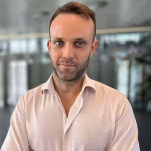 Přetrvávající dobrý stav americké ekonomiky v kombinaci s vyhlídkami na další pokles sazeb Fedu oživuje obavy z inflace, říká portfoliomanažer Tomáš Pfeiler ze společnosti CYRRUS