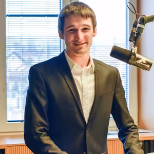 Bálint Lovász - Ponuka preplatiť všetky faktúry na rekonštrukciu internátov nie je zrozumiteľná