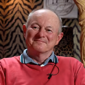 PAVEL PAVEL: "Sochy MOAI chodily stejně jako Golem."