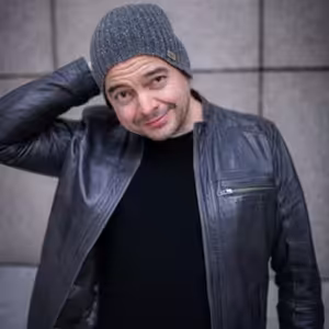 Hudobný rozhovor: Tomi Okres - basgitarista kapely Chinaski