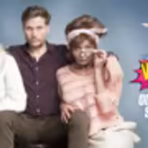 Tomášova máma si užívá jídlo z fast foodu