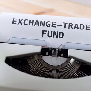 Nemovitosti, nebo ETF? Pro a proti podle Jakuba Dvořáka (Rozbité prasátko)