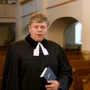 Aj na ruinách kvitne sad