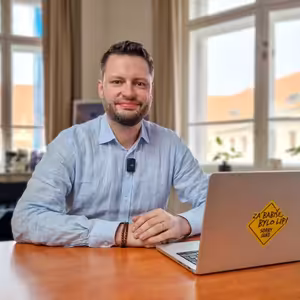 Pellegrini vyhrál. Fiala a pětikoalice zuří. "Proruští švábi a Putinův trojský kůň". | Čau Praho #78