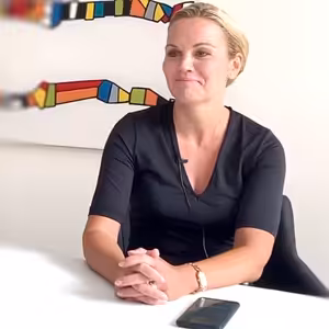 Robot bankéř? Zatím ne. Spíše robot detektiv