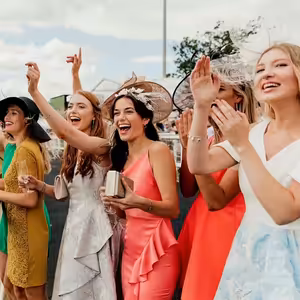 Small Talk #141 - Etiketa & klobouky, fascinátory a čelenky