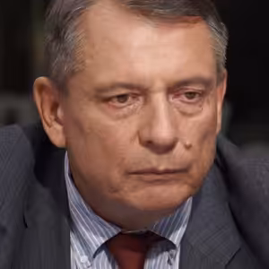 Je to trapná porážka ČSSD, jsem ochoten se vrátit a obětovat se k pomoci, problém nastal po mém odchodu, říká Paroubek