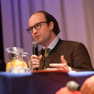 Beseda s Ferdinandem Mensdorff-Pouilly