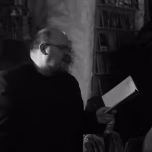 Alan Gillis, Café Fra 1. března 11