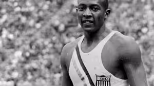 25. květen - Den, kdy atlet Jesse Owens překonal tři světové rekordy během jedné hodiny
