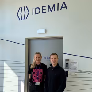 Svítící karta a trendy ve světě plateb s Lucií Andrlíkovou z IDEMIA