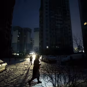 Kyjev dohnaly ruské útoky na energetiku, upozorňují reportéři Respektu po návratu z Ukrajiny