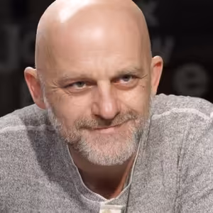 Herectví bylo vždy z ruky do huby, covid mi srovnal priority. Nahota je jen kostým, s Langmajerem jsme nejsvlíkanější herci, říká Čermák