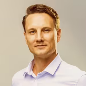 Každý muž by měl být bojeschopný, říká Tomáš Raždík. | Předseda hnutí Švýcarská demokracie |