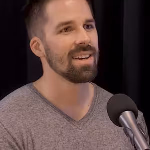 Štáfek to vystihl, Lavických běhá na hřištích spousta. Hráči končí ve vězeních i léčebnách, říká bývalý hráč Sparty Roman Polom, který nyní profesionálně radí fotbalistům, jak s financemi zacházet.