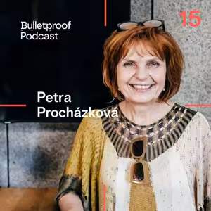 Štve mě, že se válka na Ukrajině vykládá černobíle. Vlaječky na klopu novinářů nepatří