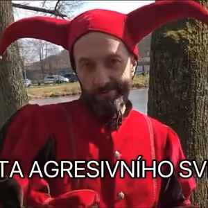 Božský šašek terorizuje Česko