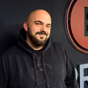 Šéfredaktor Nova.cz Vedran Kovačević: Pro účastníky reality show jsme pojítkem s normálním světem, herecké hvězdy nesnášejí klišoidní otázky