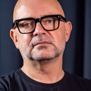 Šéf WPP David Lhota ~ Kdo chce vyniknout, měl by být vidět v práci