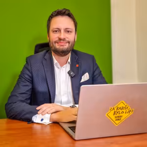 Fialova inflace obrala Čechy o 33 %. Teď slibuje německé platy. ODS se propadá. | Čau Praho #111