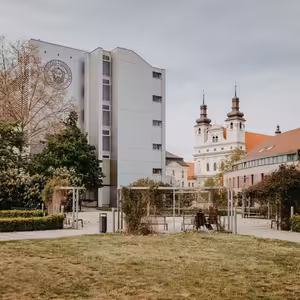 Všetko, čo chcete vedieť o Trnavskej univerzite: Tvoja veľká budúcnosť začína v malom Ríme