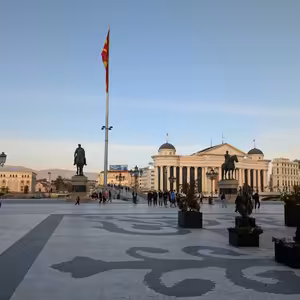 S14E16: SKOPJE - Ja mám sochy naozaj rád