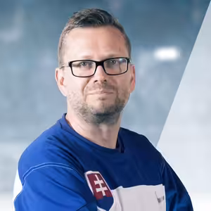 Československá párty v hľadisku a spoločné pánske a dámske toalety