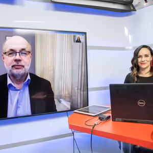 Biden, nebo Trump? Průběžné výsledky okomentoval politolog Jiří Pehe