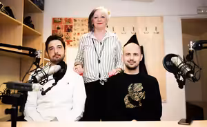 Je doktorské studium jenom rozšířením a prohloubením studia magisterského? Může absolventovi pomoct v kariéře?