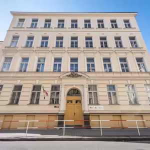 Pražské humanitní gymnázium