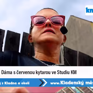Jitka Hrubá - Dáma s červenou kytarou, co hraje jen tak pro radost nás všech, ve Studiu KM