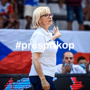 „Na ME v basketu jsme jeli s kufrem na týden. Od semi nás dělilo 6 vteřin“ – Romana Ptáčková