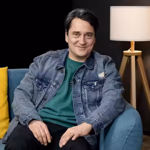 Plodný otec Saša Rašilov promluvil o dalším, už pátém dítěti, manželce i slavném dědečkovi