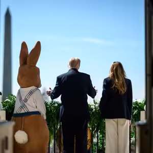 Prezidentsví mezi reality show a Batmanem. Jak se z nás stali učedníci Donalda Trumpa