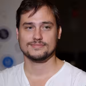 Bitcoin je blbuvzdorný a vzácný, za první jsem koupil pivo. Byl to underground, dnes investice, říká Stroukal