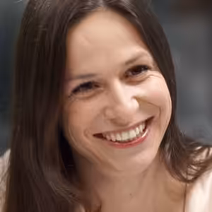 I nahota může být výzva, tělo je hercův nástroj. Angažmá v Dejvickém je výcvik i terapie, říká Kubařová