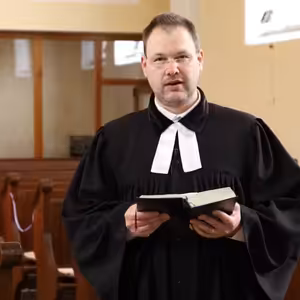 Bohu zver svoje cesty