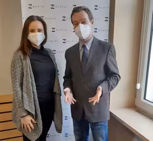 Dobře se imitují silné osobnosti, není to jen o hlase ale třeba i o chování. Premiér Babiš má různé polohy hlasu a tam se mám čeho chytnout, říká imitátor Petr Jablonský