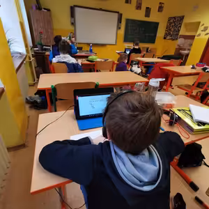 Ve školce a škole se starají o děti rodičů z klíčových profesí