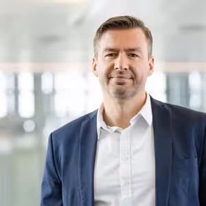 Ronald Schubert (WOOD & Company): Mimořádné zdanění bank (nebo ČEZ) pro trh neštěstí. Americké akcie anticipují lepší zítřky, zisky by v dalších letech měly výrazně růst