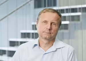 Počty pozitivních případů covid rostou. Nemusíme se ale bát, že by se opakoval průběh z loňského podzimu, uklidňuje imunolog Hořejší