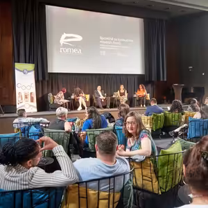 Diskuze o vzdělávání a podpoře mladých Romů a Romek