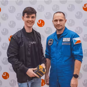 Čaj o páté nejen o vesmíru s Alešem Svobodou a Simonem Klingou