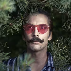 #35: Muzikantský Žebřík, Tabook, divoké hranice i 11. září jinak (30. 8. – 5. 9. 2021)