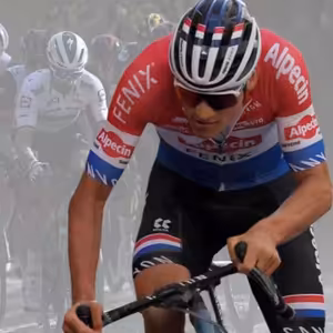 Fenomenální Mathieu van der Poel ovládl Strade Bianche