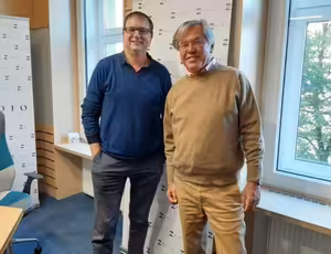 Libor Rouček: 17. listopad mě zastihl ve washingtonském studiu Hlasu Ameriky a dokonce jsem měl zprávy. Ten pocit zase po třinácti letech znovu slyšet češtinu po návratu byl krásný